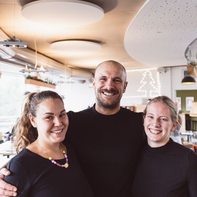 HERMANN Team lacht