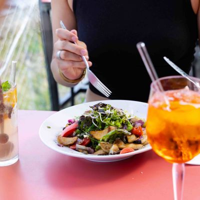Sommerlicher Salat mit Grillgemüse